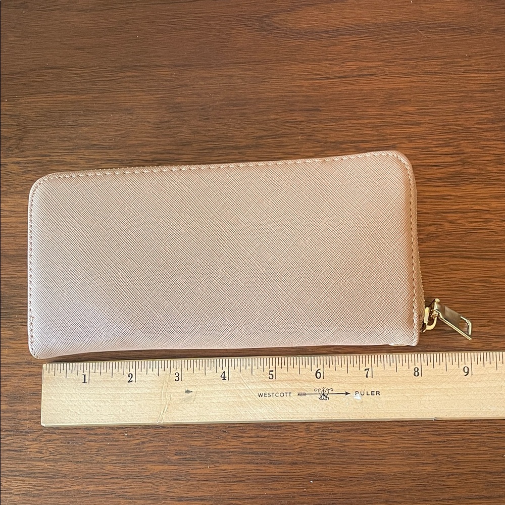 ⭐️NEW Pink Zip-Around Wallet - Picture 7 of 8